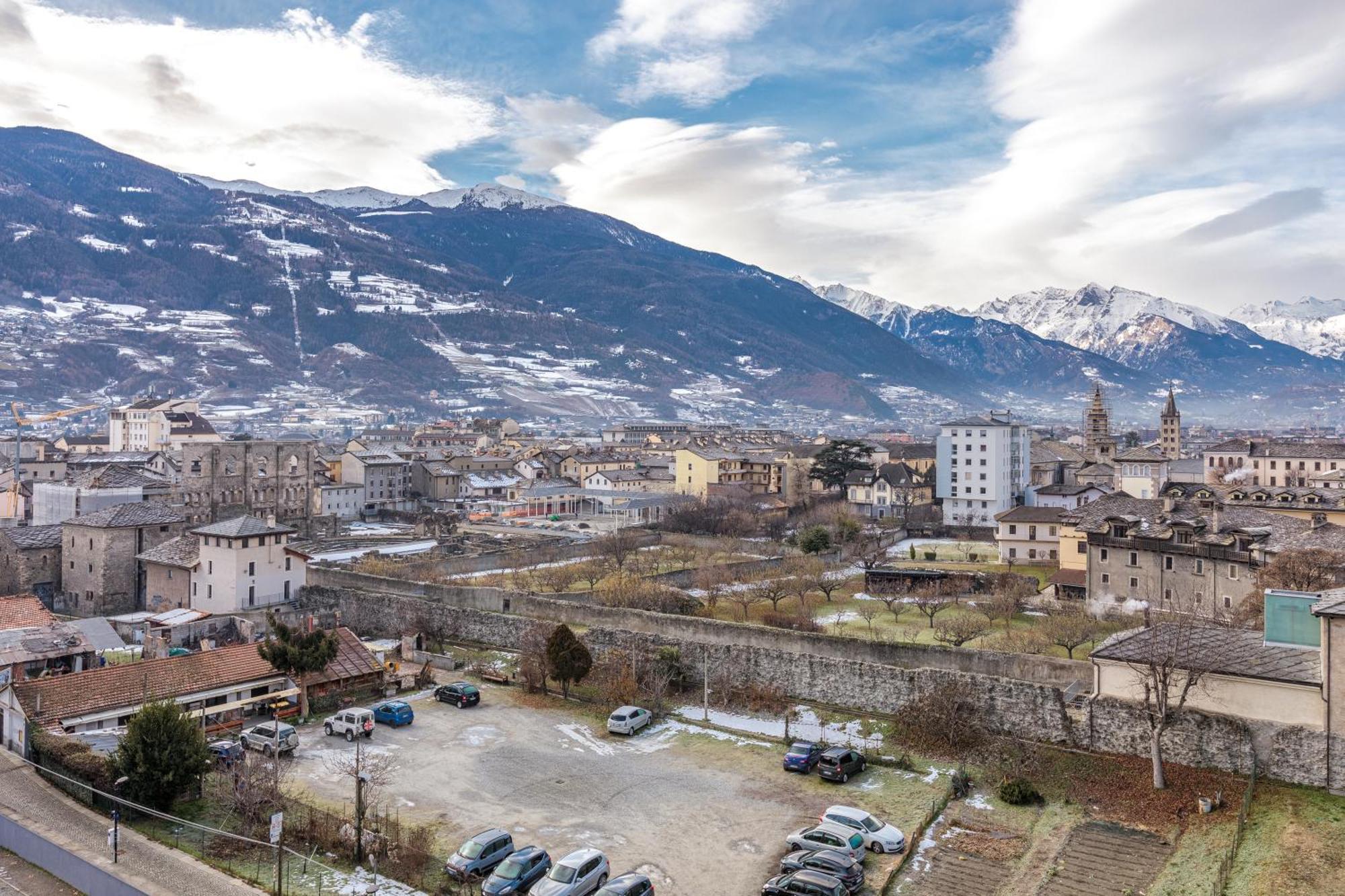 Attico Esclusivo Teatro Romano Aosta Exteriér fotografie