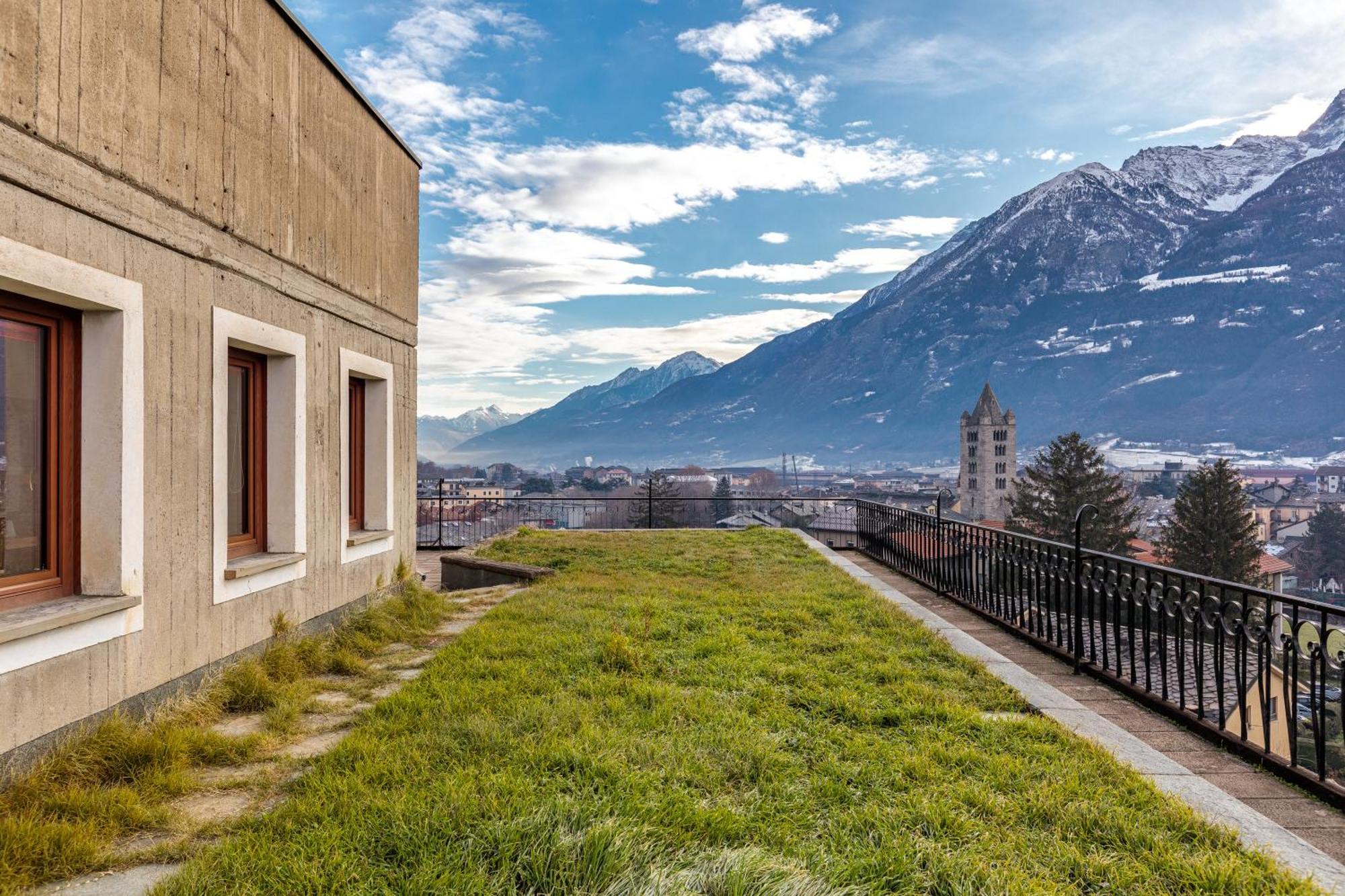 Attico Esclusivo Teatro Romano Aosta Exteriér fotografie